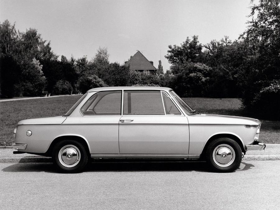  BMW 1600-2 (E10) 1966 года  (фото 15 из 15)